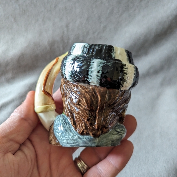 Vintage Small Royal Doulton Character Toby Jug The Trapper Royal Doulton #6612 - Picture 7 of 9